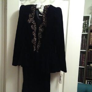 Elegant Black and Gold Women's Wedding Dress